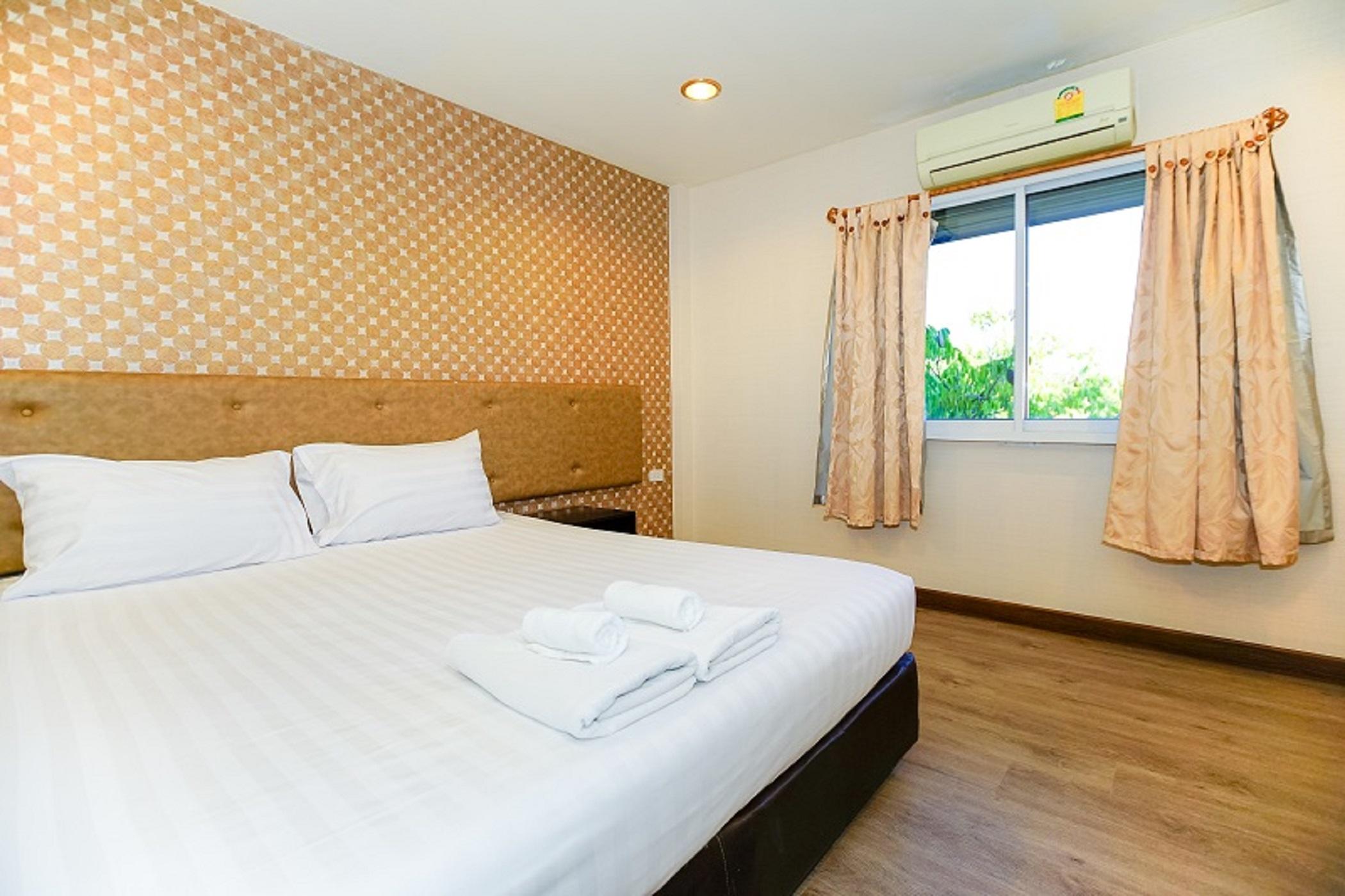 Hotel Parasol Old Chiang Mai